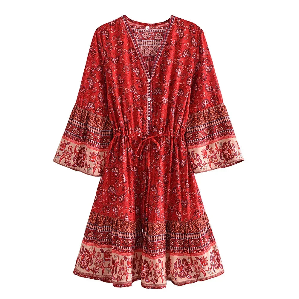 Vestido Curto com Mangas Sino